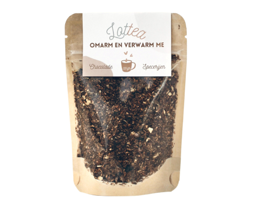 Losse thee in een stazak van het merk Lottea. Deze thee heet omarm en verwarm me. Een rooibos chocolade thee.