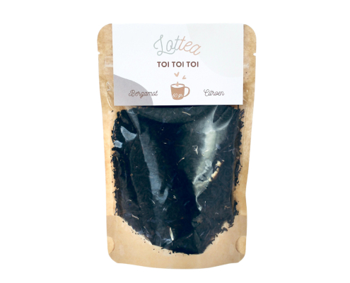 Losse thee in een stazak van het merk Lottea. Deze thee heet de toi toi toi thee en is een earl grey thee.