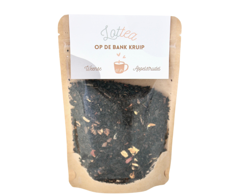 Losse thee in een stazak van het merk Lottea. Deze thee heeft op de bank kruip thee en heeft de smaak van weense appelstruddel, dus appel kaneel smaak.