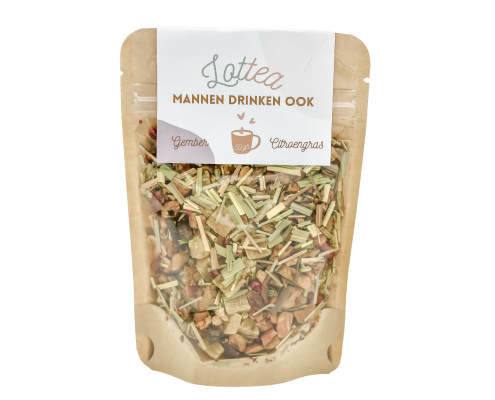 Mannen Drinken Ook thee stazak Losse thee in een stazak van het merk Lottea. De thee heet echte mannen drinken ook thee met de smaak van gember en citroengras.